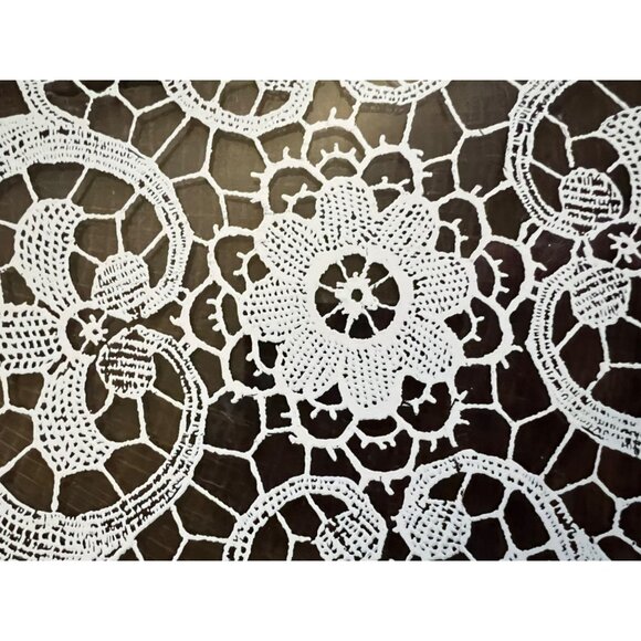 Unusual Set of 4 Acrylic Lace Embedded Placemats 17.5" x 11.5"  Thickness 0.2" - Picture 3 of 5